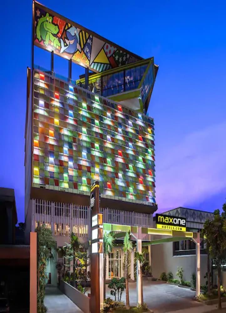 Maxonehotels.Com At Tidar Surabaya Exterior foto