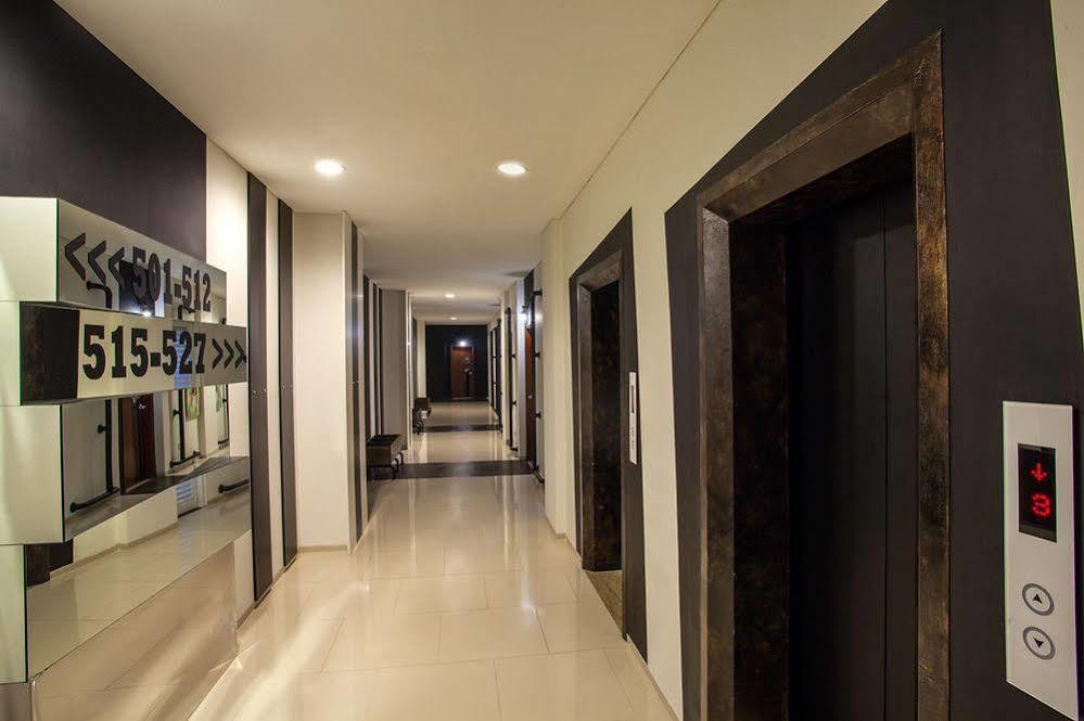 Maxonehotels.Com At Tidar Surabaya Exterior foto
